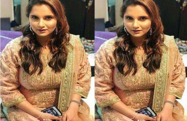 sania mirza guve pose with baby bump