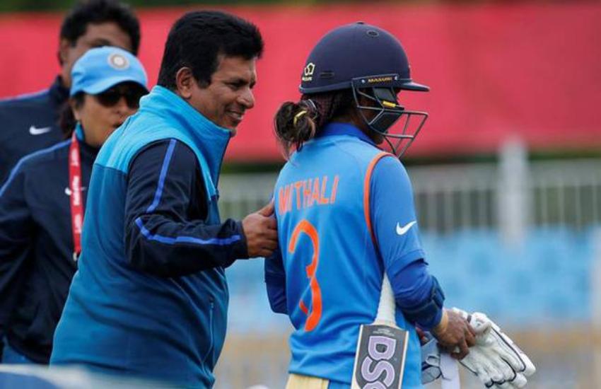 T-20 वर्ल्ड कप से ठीक पहले भारतीय महिला क्रिकेट टीम के कोच तुषार अरोठे ने दिया इस्तीफा