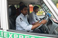 एम्बलेंस के पायलट फिर आंदोलन की राह पर