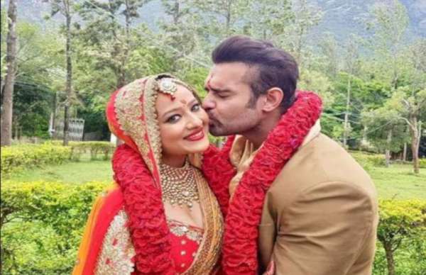 mithun son mahaakshay photoshoot after marriage with madalsa