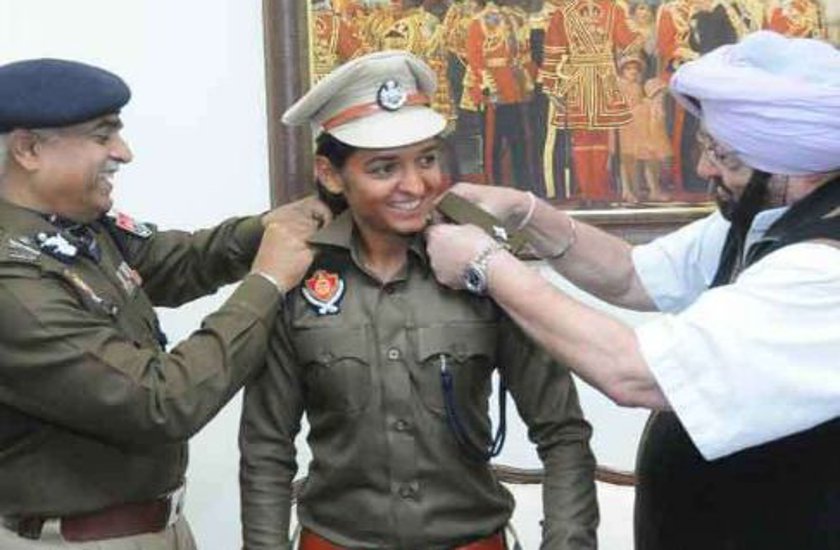 क्रिकेटर हरमनप्रीत कौर से डीएसपी का पद छीना