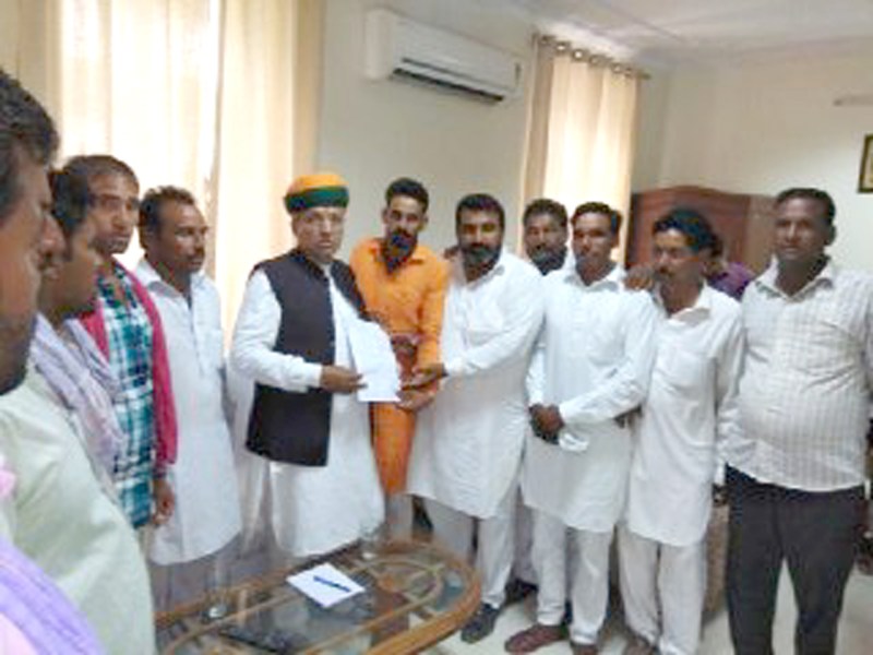 villagers met minister