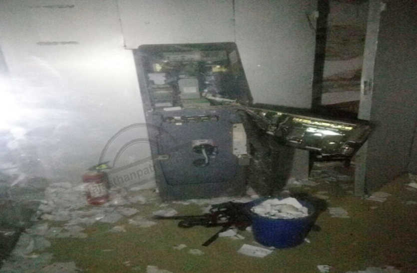 Loot attempt at ATM in bhilwara