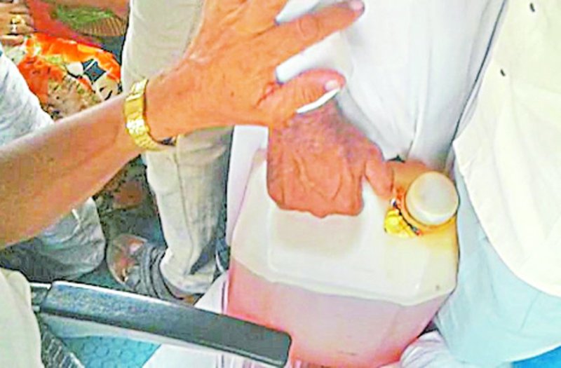 Petrol-Diesel sells at shops in these villages of Border