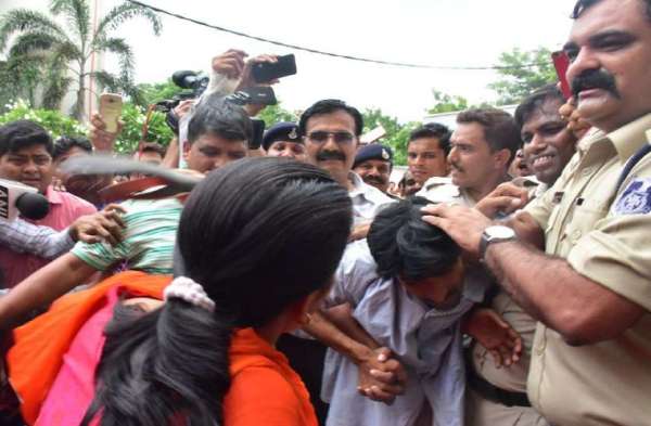bhopal, bhopal news, bhopal patrika, patrika news, patrika bhopal, bhopal mp, procession of the accused, baarat, crime, crime news, premi, premika, chinaar divine city,