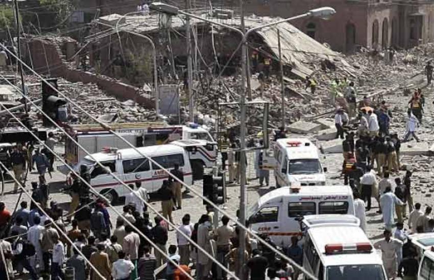 पाकिस्तान में बम धमाका