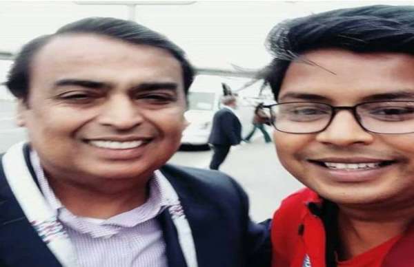 mukesh ambani and amitabh bachchan reached russia with family for fifa