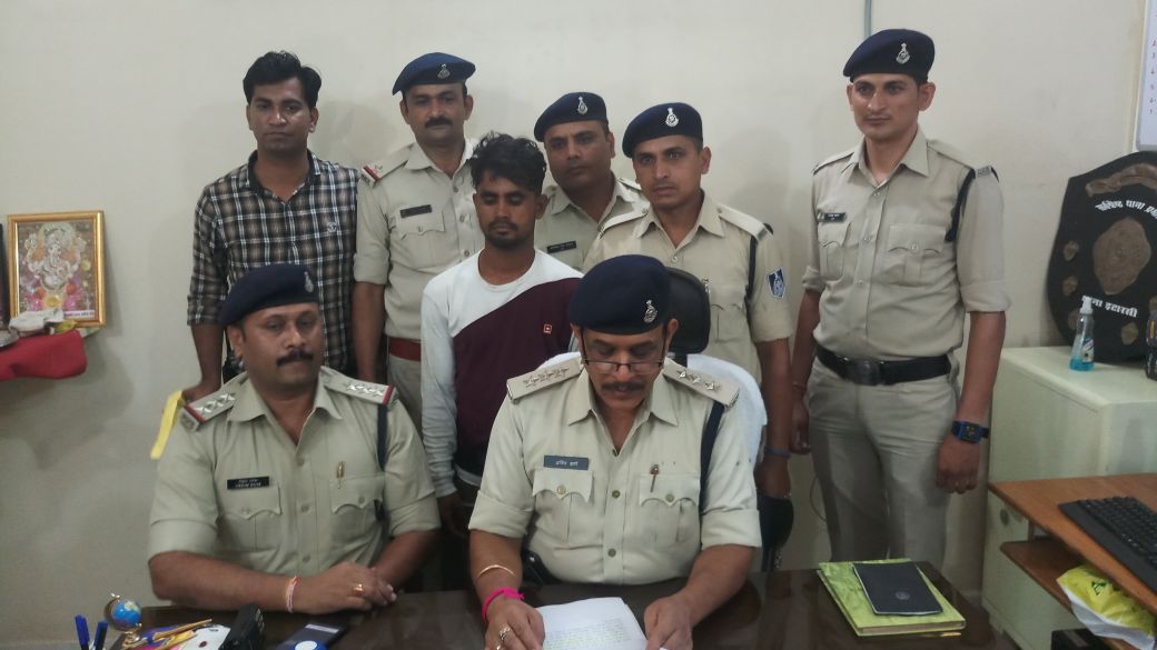 Sansi gang member was theft in maheshwati bhawan itarsi