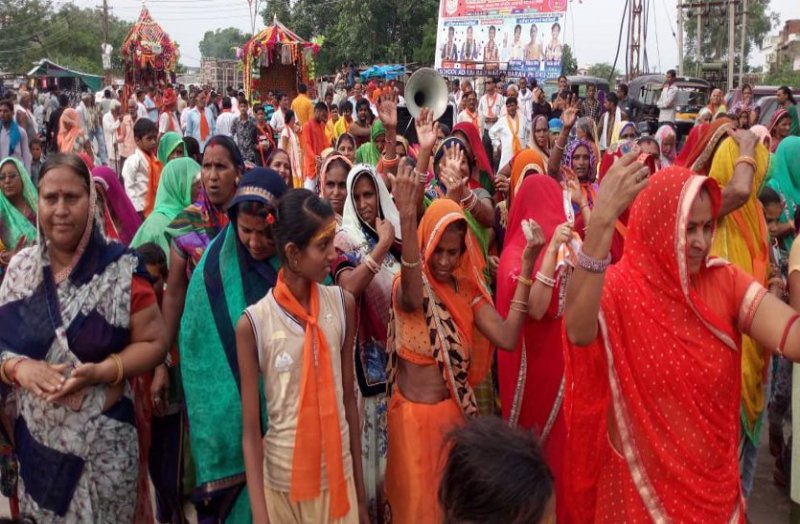 जगन्नाथ के जयकारे, बरसा उल्लास,घुड़सवार, भजन मंडलियां व झांकियां शामिल