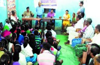 न्यायाधीश ने ग्रामीणों से कहा किसी भी महिला व पुरुष को टोनहीं कहने से बचें, नहीं तो होगी ये कार्रवाई...