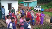 What is this? .. Women protest against liquor shop, BJP leader gave sh