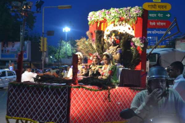 beautiful pics of jagannath yatra