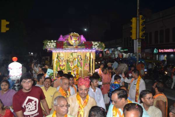 beautiful pics of jagannath yatra