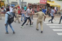 police baton charge on students when they were protest against teacher