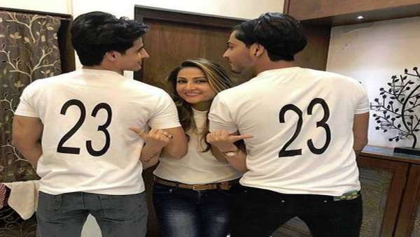 urvashi dholakiya and her twince son