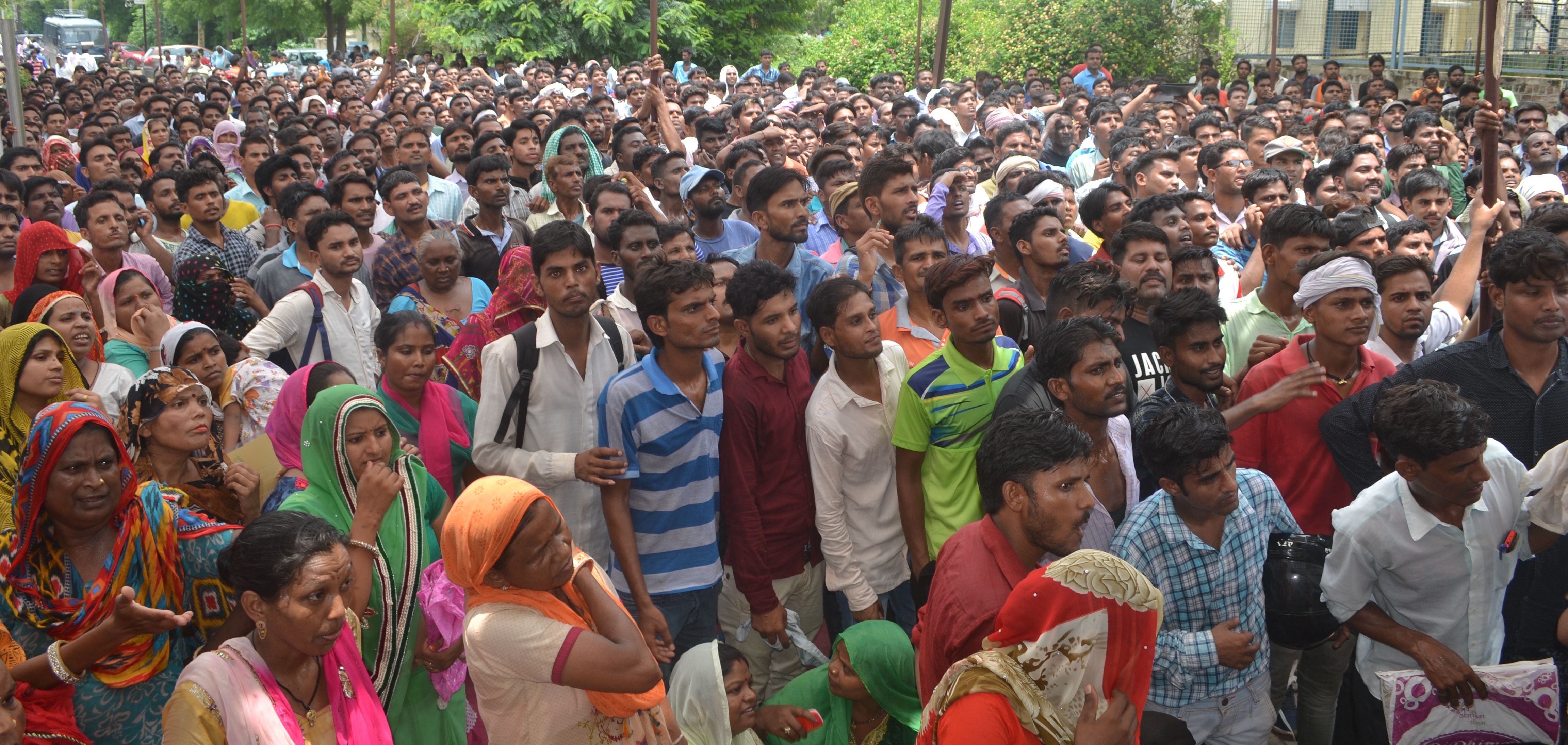 Safai karmi : B.tech and B.ed holders wil clean sewerage of alwar city