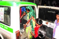 संजीवनी और महतारी एक्सप्रेस के स्टॉफ ने गाडिय़ों की चाबी जीवीके प्रबंधन के किया हवाले, जानें कर्मचारियों की क्या है मांगें