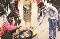 jnu students making pakoda fined with 20k by college administration