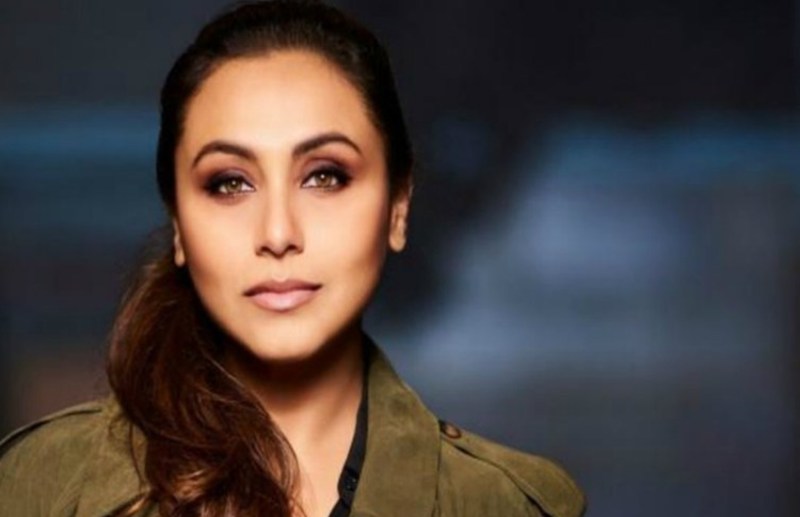 rani mukerji hoist the indian flag at indian film festival melbourne
