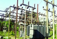 उपभोक्ता बिना बिजली के खासे परेशान