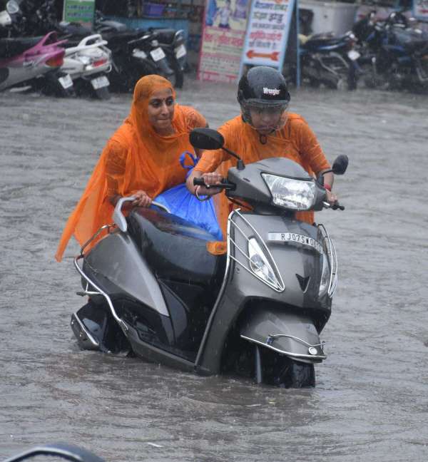 Heavy rain in bikaner