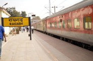 पिछले ब्लॉक के दौरान दो मालगाड़ी की हो गई थी टक्कर, बरत रहे है सावधानी