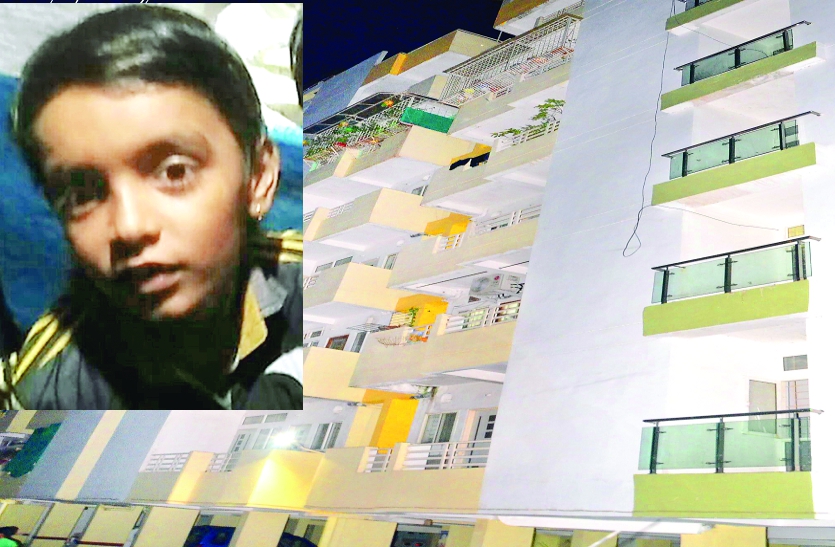 child falls off 6th floor balcony