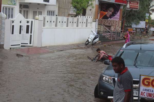 pics of heavy rain in ajmer