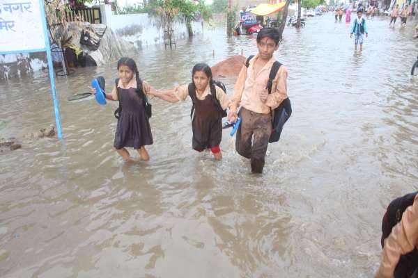 pics of heavy rain in ajmer