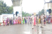 संयंत्र के बाहर धरना प्रदर्शन जारी