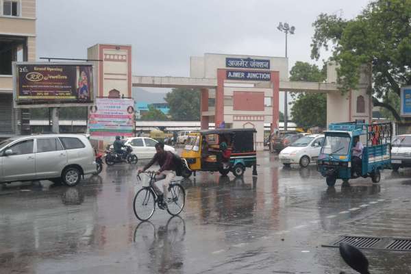 beautiful pics of rain in city