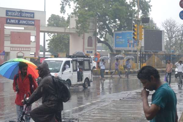 beautiful pics of rain in city