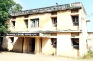 समय-सीमा बीत जाने के बाद भी कइयों ने निर्माण कार्य पूरा नहीं किया