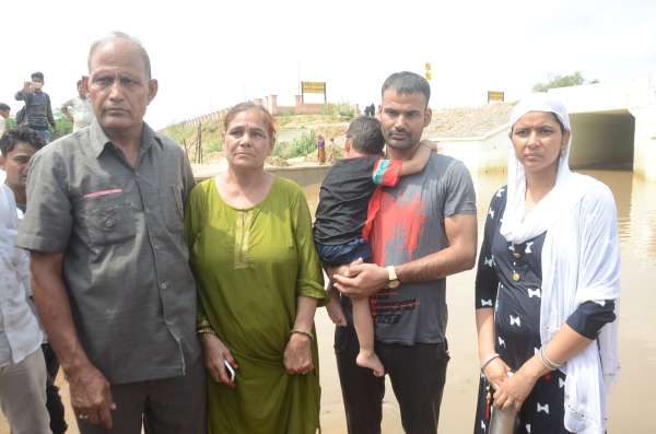 Five peoples Saved from Railway Underpass water in Fatehpur shekhawati