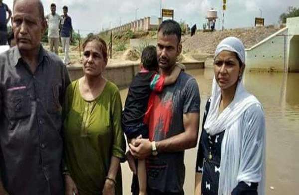 Five peoples Saved from Railway Underpass water in Fatehpur shekhawati