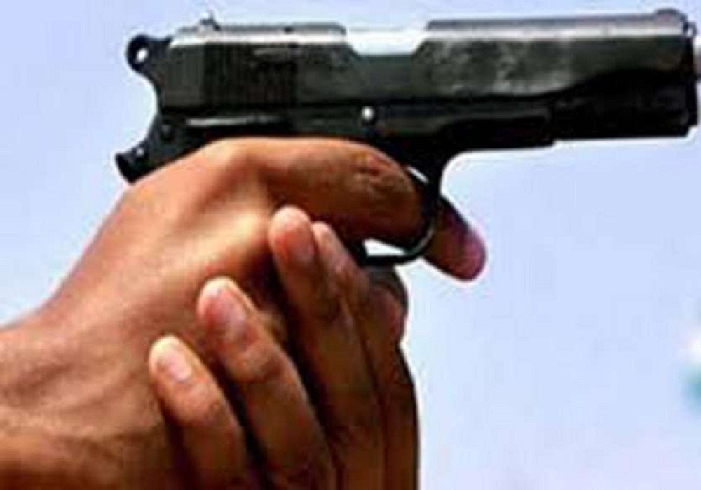 Demanded 50000 from lady teacher on gun point