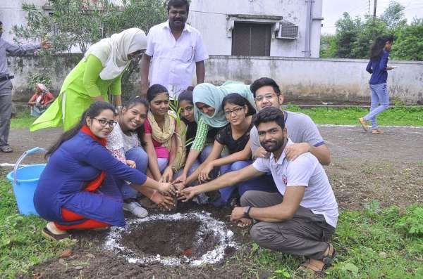  Magazine Green Map: Planting plants in Dental College, all the photos seen
