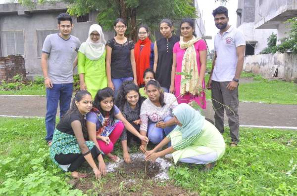  Magazine Green Map: Planting plants in Dental College, all the photos seen