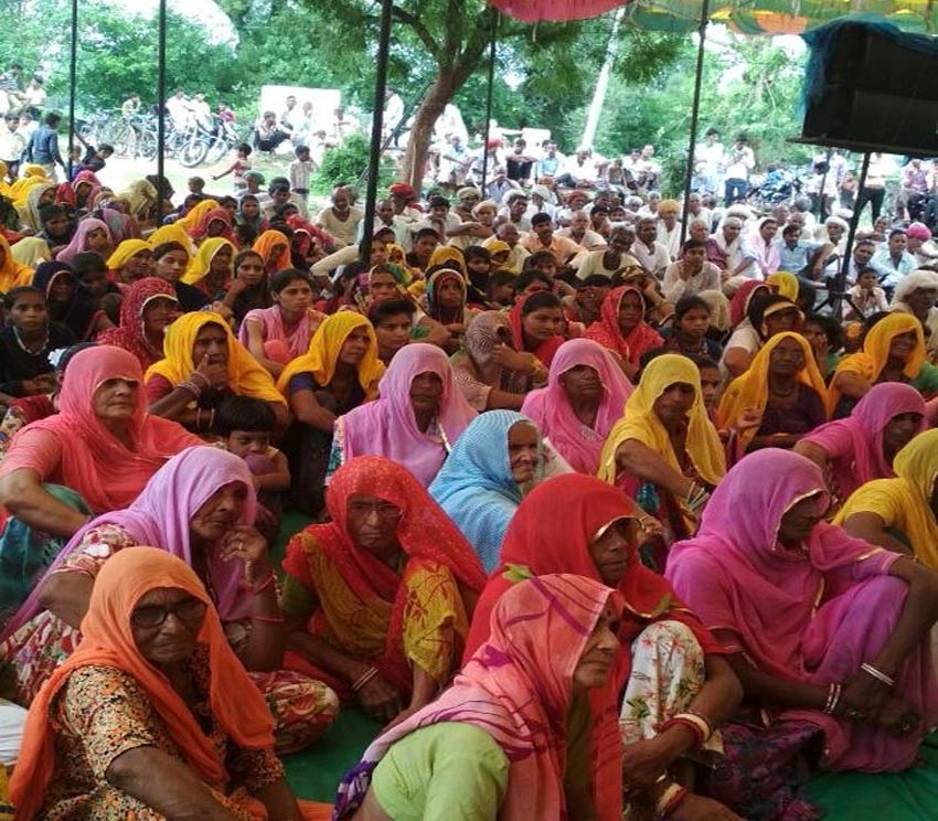 False devotees in satsang, decorated tableau