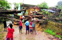 आफत की बारिश : 30 घंटों के भीतर रिकार्ड तोड़ 110 एमएम बारिश, कई मकान क्षतिग्रस्त, हसदेव नदी उफान पर