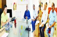कलेक्टर ने विभिन्न विभागों के अधिकारियों की ली बैठक, दी समझाइश, कहा- दफ्तर का मोह छोड़ दौरा करें अफसर