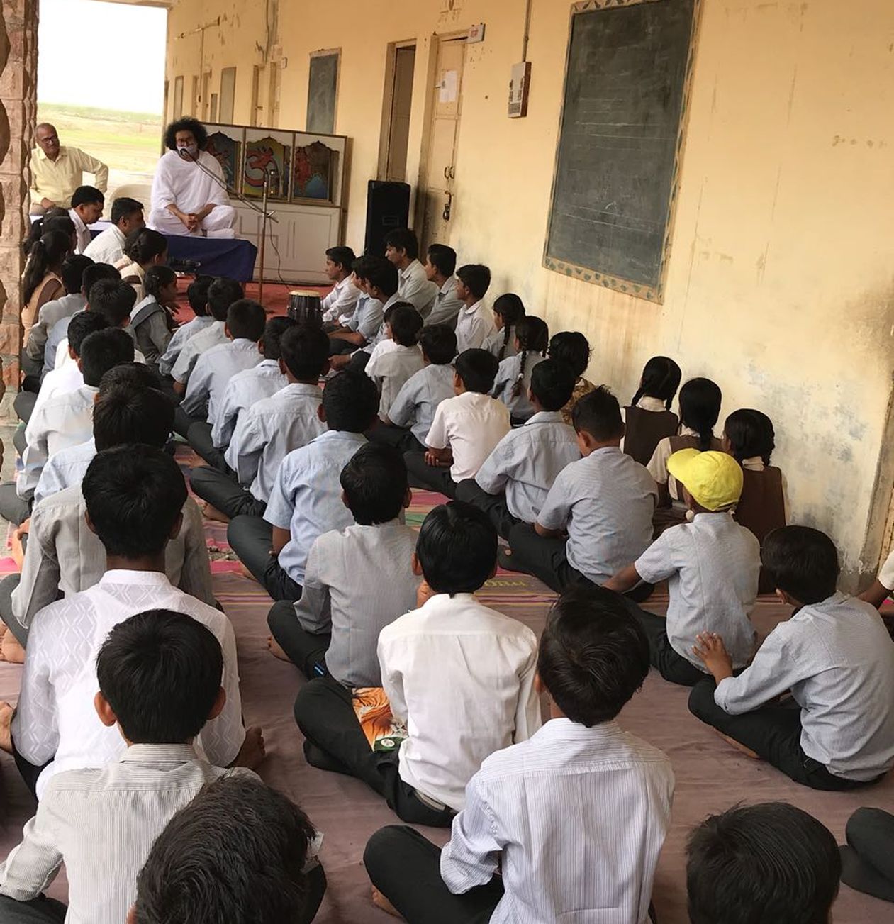 मनुष्य अच्छे कर्म कर जीवन को सार्थक बनाएं