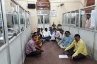 कांग्रेस पार्षदों ने आयुक्त चेंबर के बाहर किया प्रदर्शन, पढि़ए खबर किस बात को लेकर खफा हैं ये पार्षद