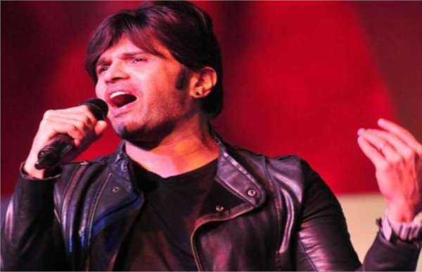 Birthday special unknow facts about himesh reshammiya singing career