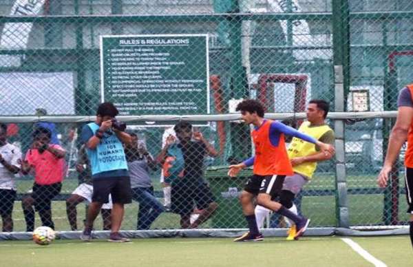 dhadak star ishaan khattar playing football with ms dhoni photos