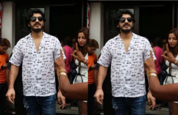 jhanvi kapoor spotted with family