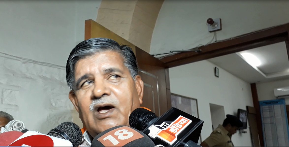 अलवर मॉब लिंचिंंग : गौ तस्करी के शक में हुई हत्या के मामले में उदयपुर में गृहमंत्री ने दिया येे बड़ा बयान…, देखें video