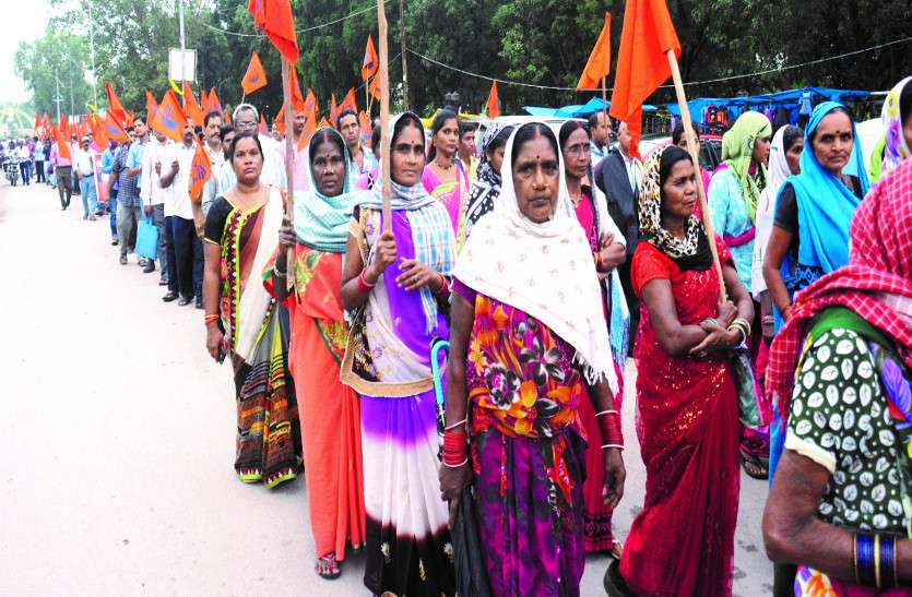 Video Gallery : ठेका मजदूरों के नियमितिकरण सहित 10 सूत्रीय मांग को लेकर बीएमएस ने निकाली रैली, जानें रैली में कौन-कौन हुए शामिल