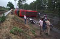 Breaking : तेज रफ्तार राजधानी बस पलटी, बाल-बाल बची यात्रियों की जान