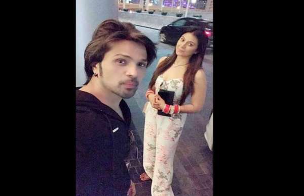 himesh reshammiya celebrated birthday with wife sonia kapoor in tokyo